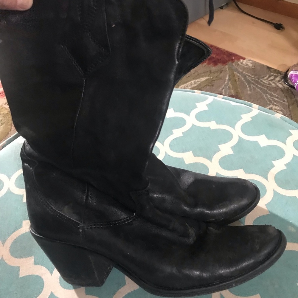 Black leather heeled boot